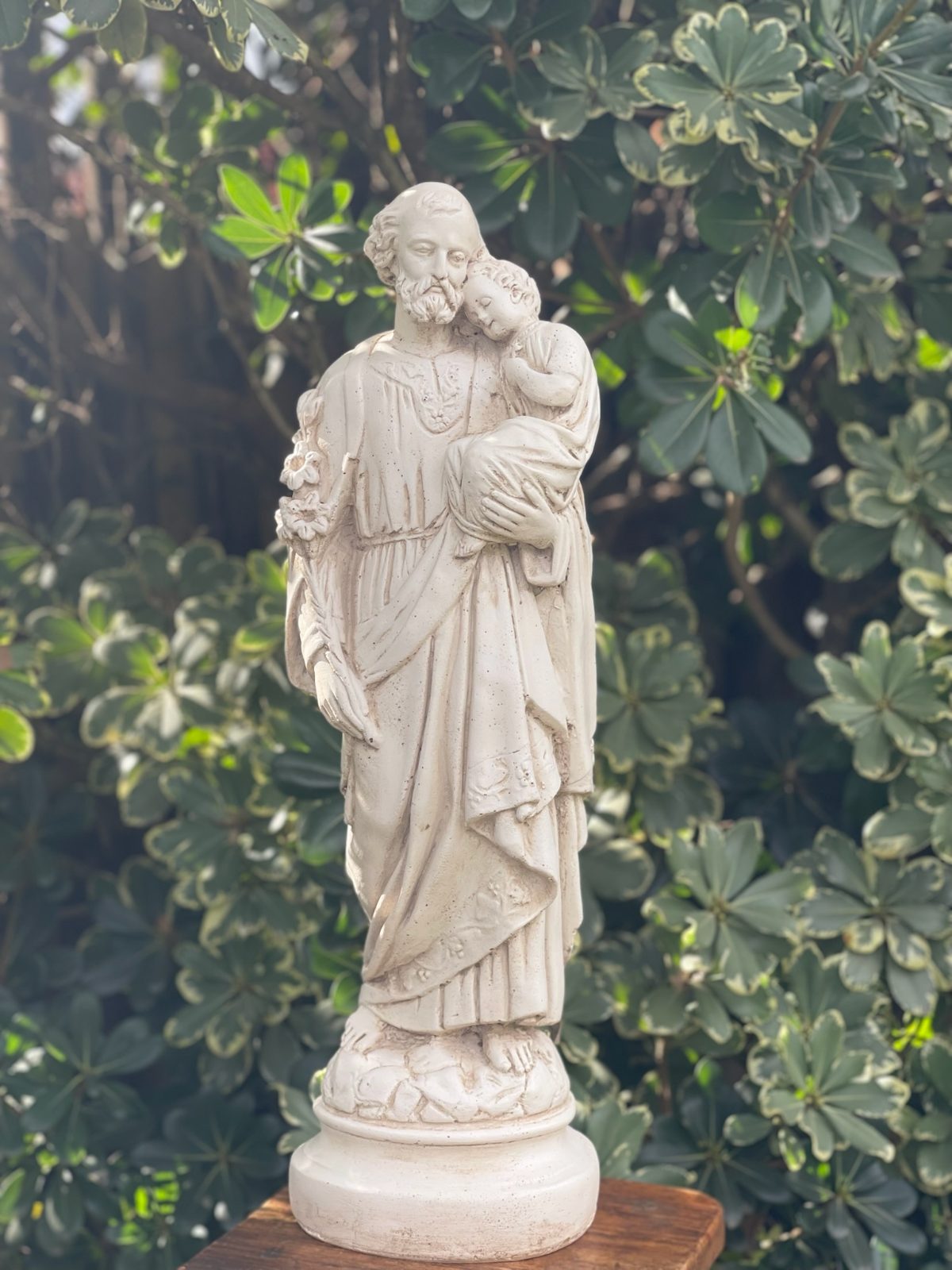 Imagen de San José con el Niño Jesús en resina, 63 cm