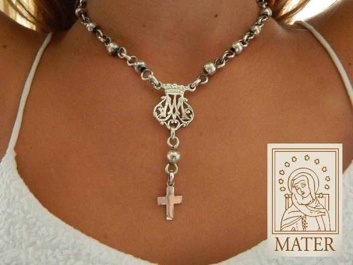 Decena de cuello Monograma (plata Mater)