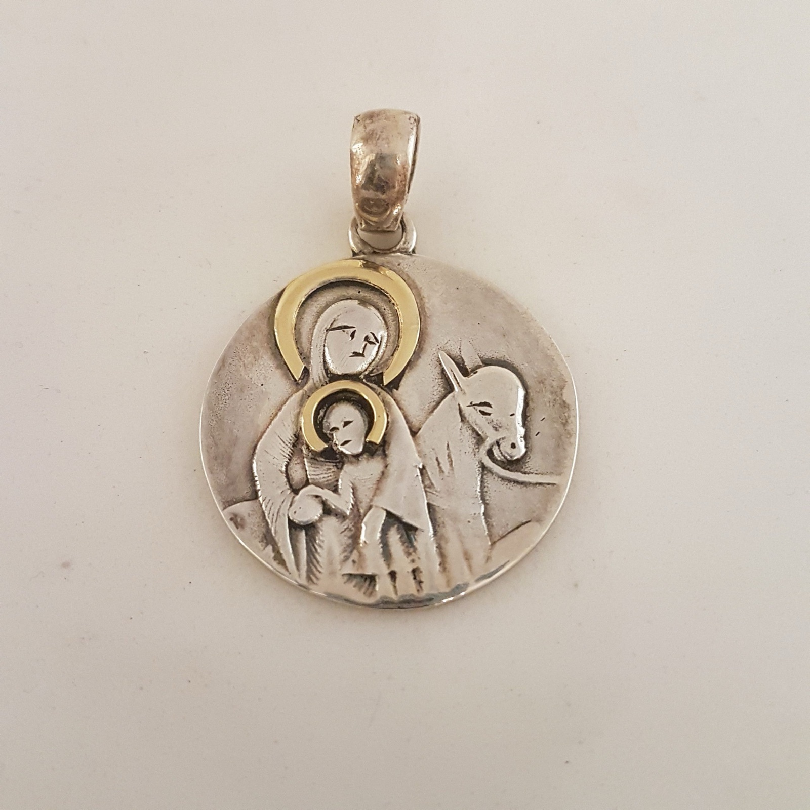 Medalla María con el Niño Jesús icono (plata y oro)