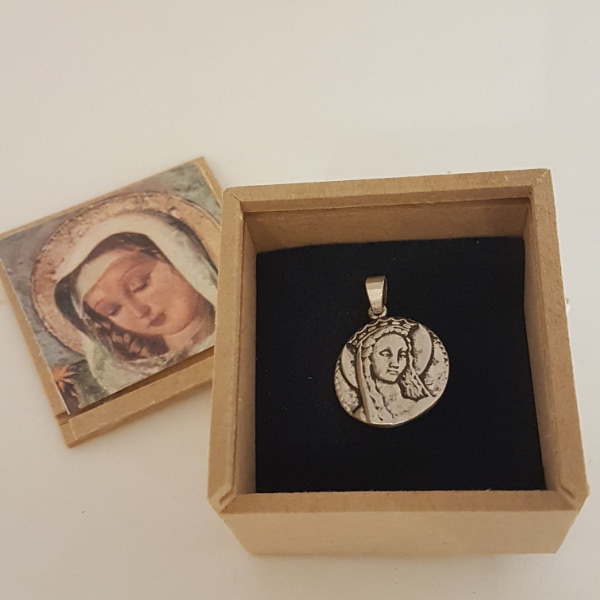 María Reina (plata 900)