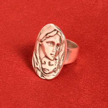 Anillo Madonnina oval (plata Mater)
