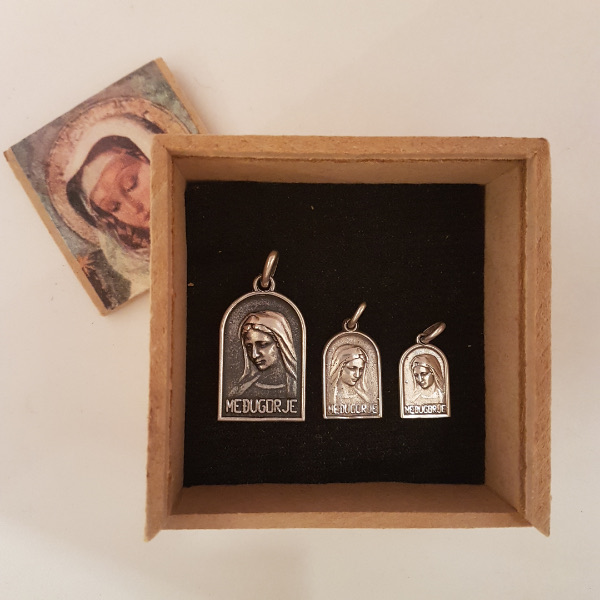 Virgen de Medjugorje (plata 900)
